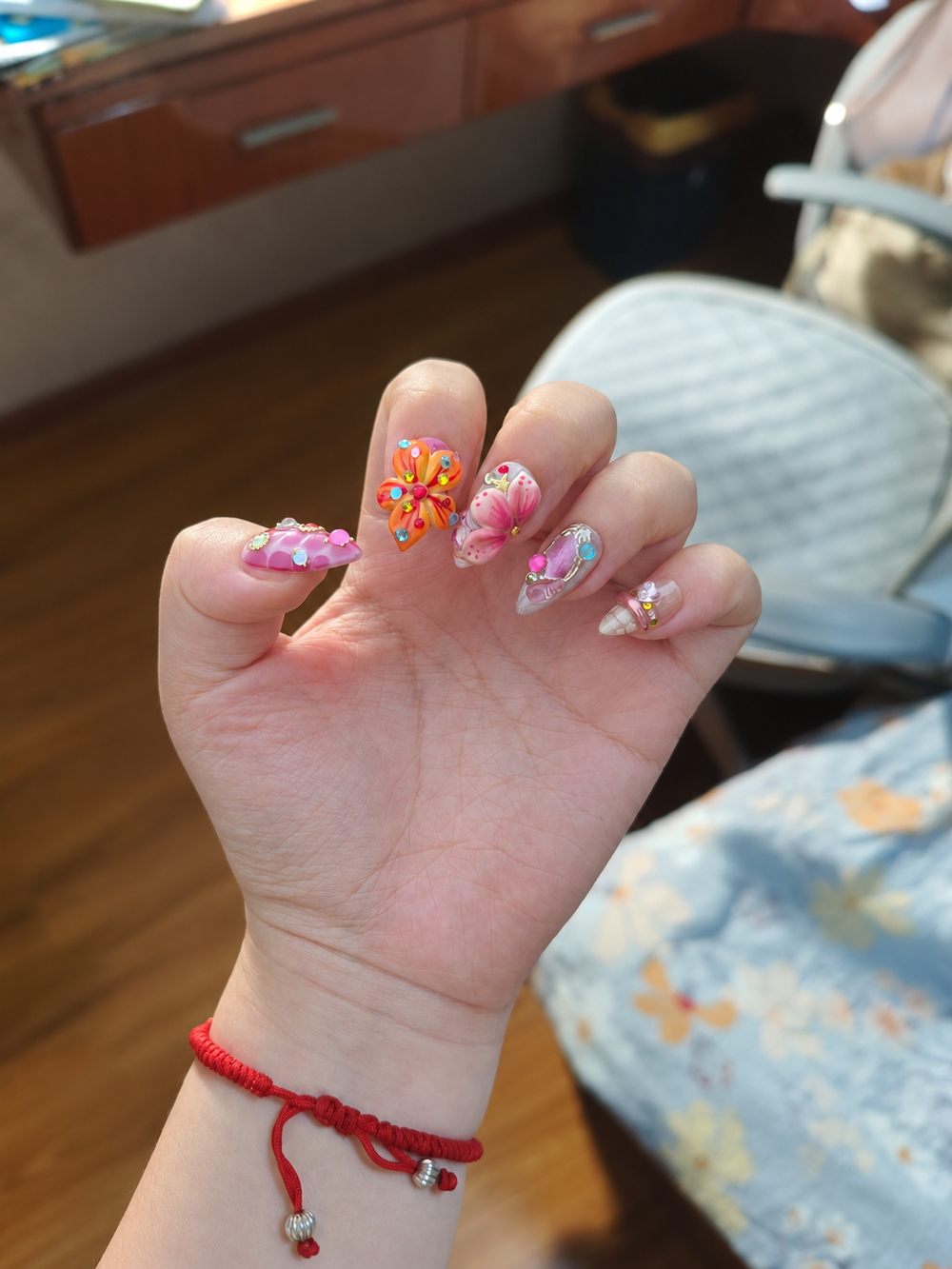 Customer wearing press-on nails